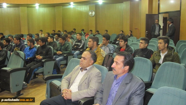 برگزاری جلسه توجیهی دانشجویان جدیدالورود آموزشکده  4