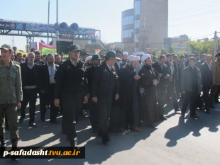 حضور دانشجویان و همکاران در مراسم راهپیمایی 13 آبان 3