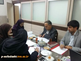 جلسه بازنگری برنامه و سرفصل دروس رشته تربیت بدنی
