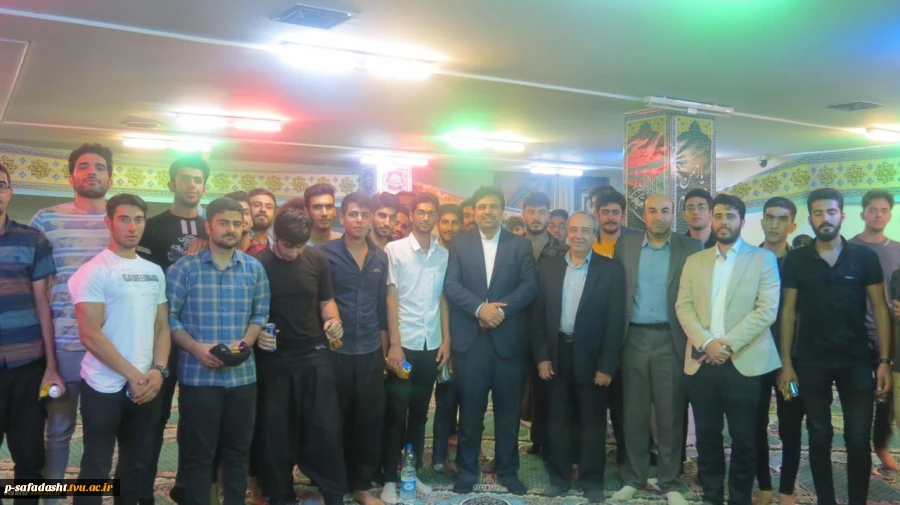 حضور دکتر خسرویان در محل خوابگاه دانشجویی دانشکده فنی و حرفه‌ای شهید مهاجر اصفهان و دیدار با دانشجویان
 2