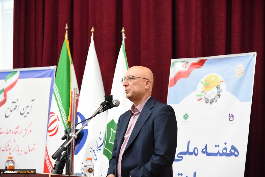 دکتر زلفی‌گل در همایش گرامیداشت هفته ملی مهارت:
تکثیر و توسعه آموزش‌های فنی و حرفه‌ای از برنامه‌های جدی وزارت علوم، تحقیقات و فناوری است 3