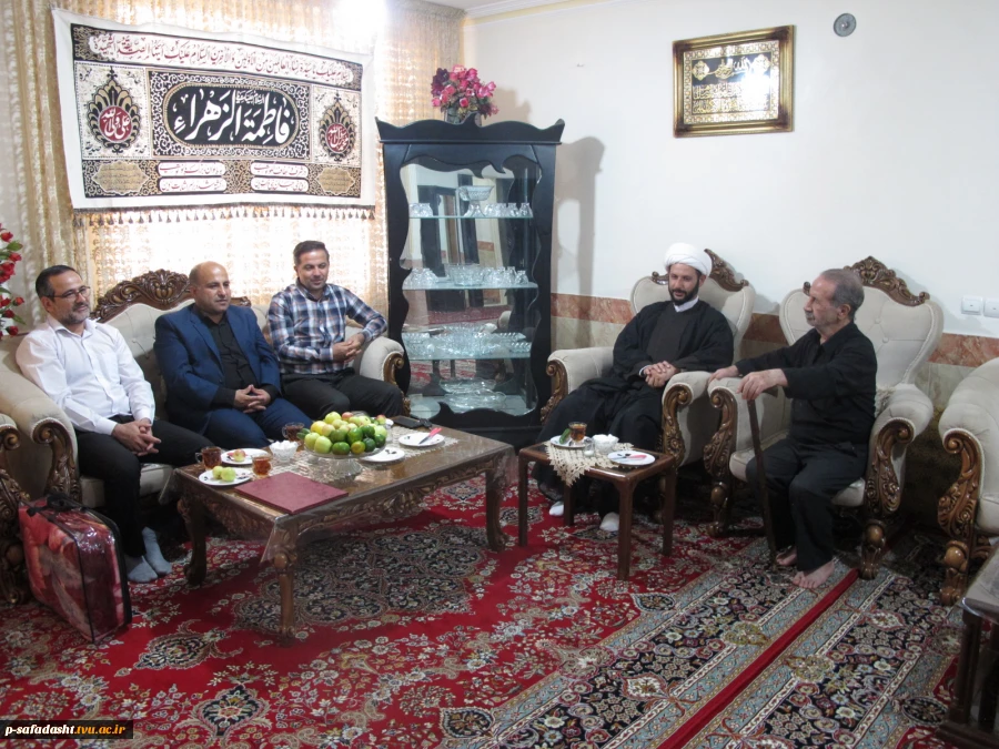 دیدار رییس آموزشکده تربیت بدنی امام علی (ع) با خانواده شهید " محمود بروجلو" به مناسبت هفته دفاع مقدس 2
