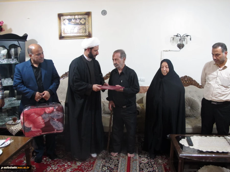 دیدار رییس آموزشکده تربیت بدنی امام علی (ع) با خانواده شهید " محمود بروجلو" به مناسبت هفته دفاع مقدس 2