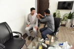 به همت اداره‌کل پشتیبانی و امور رفاهی دانشگاه صورت گرفت:
تزریق رایگان واکسن آنفولانزا به کارکنان سازمان مرکزی دانشگاه فنی و حرفه‌ای 3