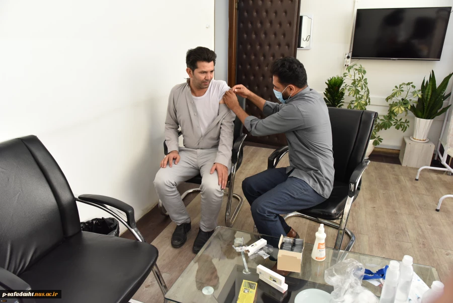 به همت اداره‌کل پشتیبانی و امور رفاهی دانشگاه صورت گرفت:
تزریق رایگان واکسن آنفولانزا به کارکنان سازمان مرکزی دانشگاه فنی و حرفه‌ای 3