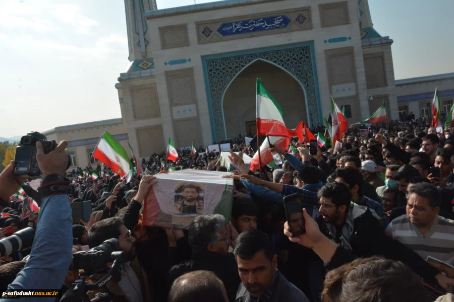 حضور دکتر خسرویان در مراسم باشکوه تشییع پیکر شهدای دانشجوی بسیجی مدافع امنیت دانشگاه فنی و حرفه‌ای
 2