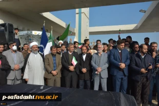 حضور دکتر خسرویان در مراسم باشکوه تشییع پیکر شهدای دانشجوی بسیجی مدافع امنیت دانشگاه فنی و حرفه‌ای
 4