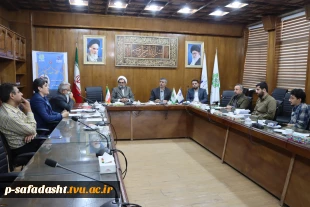 سرپرست دانشگاه فنی و حرفه ای واحد استان تهران در جلسه شورای فرهنگی عنوان کرد: دانشجوی بسیجی باید بصیرت و روحیه جهادی داشته باشد 3