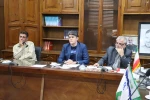 سرپرست دانشگاه فنی و حرفه ای واحد استان تهران در جلسه شورای فرهنگی عنوان کرد: دانشجوی بسیجی باید بصیرت و روحیه جهادی داشته باشد 4