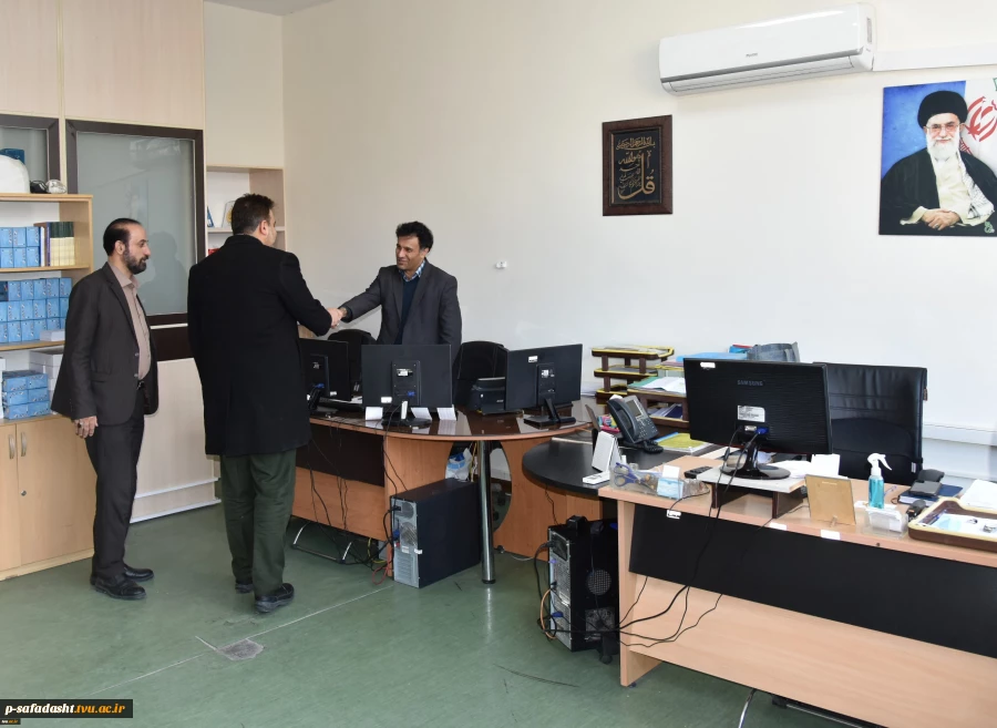 دیدار دکتر خسرویان با همکاران دفتر مرکزی حراست دانشگاه
 3