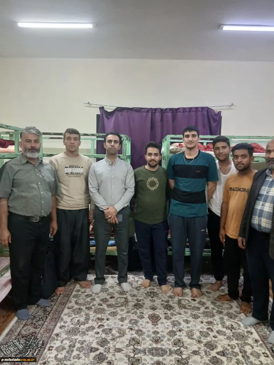 بازدید و نشست صمیمانه جناب آقای مهندس قنبری ریاست محترم دانشکده صفادشت(کشاورزی-تربیت بدنی) از خوابگاه دانشجویی شهید سلیمانی 2