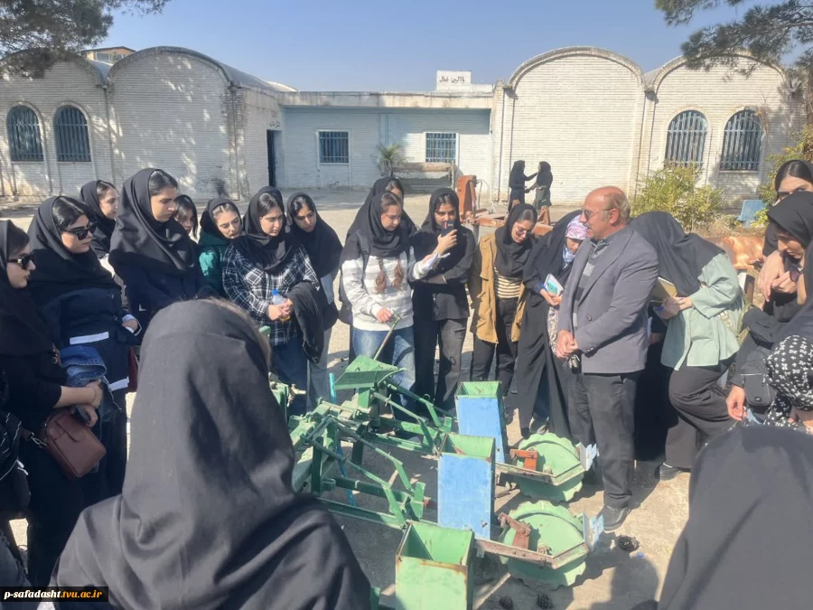 بازدید دانشجویان دانشکده فنی شریعتی از کارگاه‌ها و آزمایشگاه‌های دانشکده ملی مهارت صفادشت (کشاورزی _ تربیت بدنی) به مناسبت هفته جهانی کارآفرینی 2