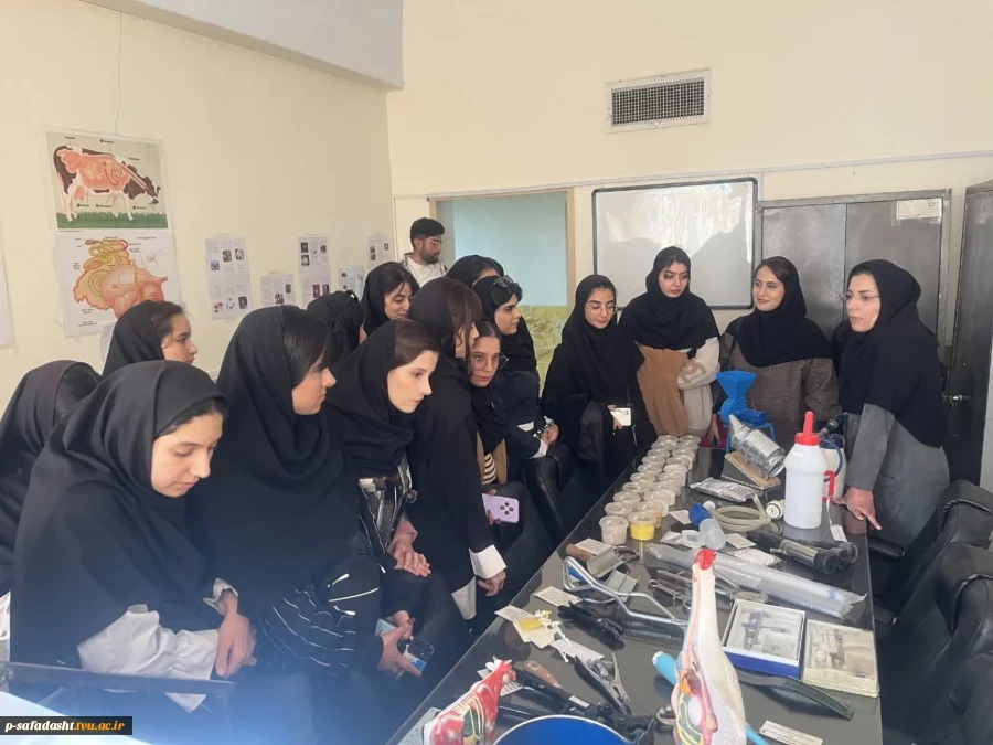 بازدید دانشجویان دانشکده فنی شریعتی از کارگاه‌ها و آزمایشگاه‌های دانشکده ملی مهارت صفادشت (کشاورزی _ تربیت بدنی) به مناسبت هفته جهانی کارآفرینی 2