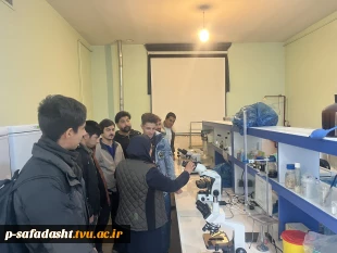 ‌برگزاری رویداد «روز باز دانشکده» از آزمایشگاه ها و کارگاه های مرکز به مناسبت هفته جهانی کارآفرین 4