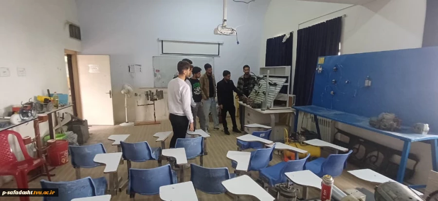 ‌برگزاری رویداد «روز باز دانشکده» از آزمایشگاه ها و کارگاه های مرکز به مناسبت هفته جهانی کارآفرین 9