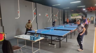 درخشش همکاران دانشکده صفادشت(کشاورزی-تربیت بدنی) در مسابقات ورزشی اساتید و کارکنان دانشگاه ملی مهارت استان تهران به مناسبت ایام الله دهه فجر 6